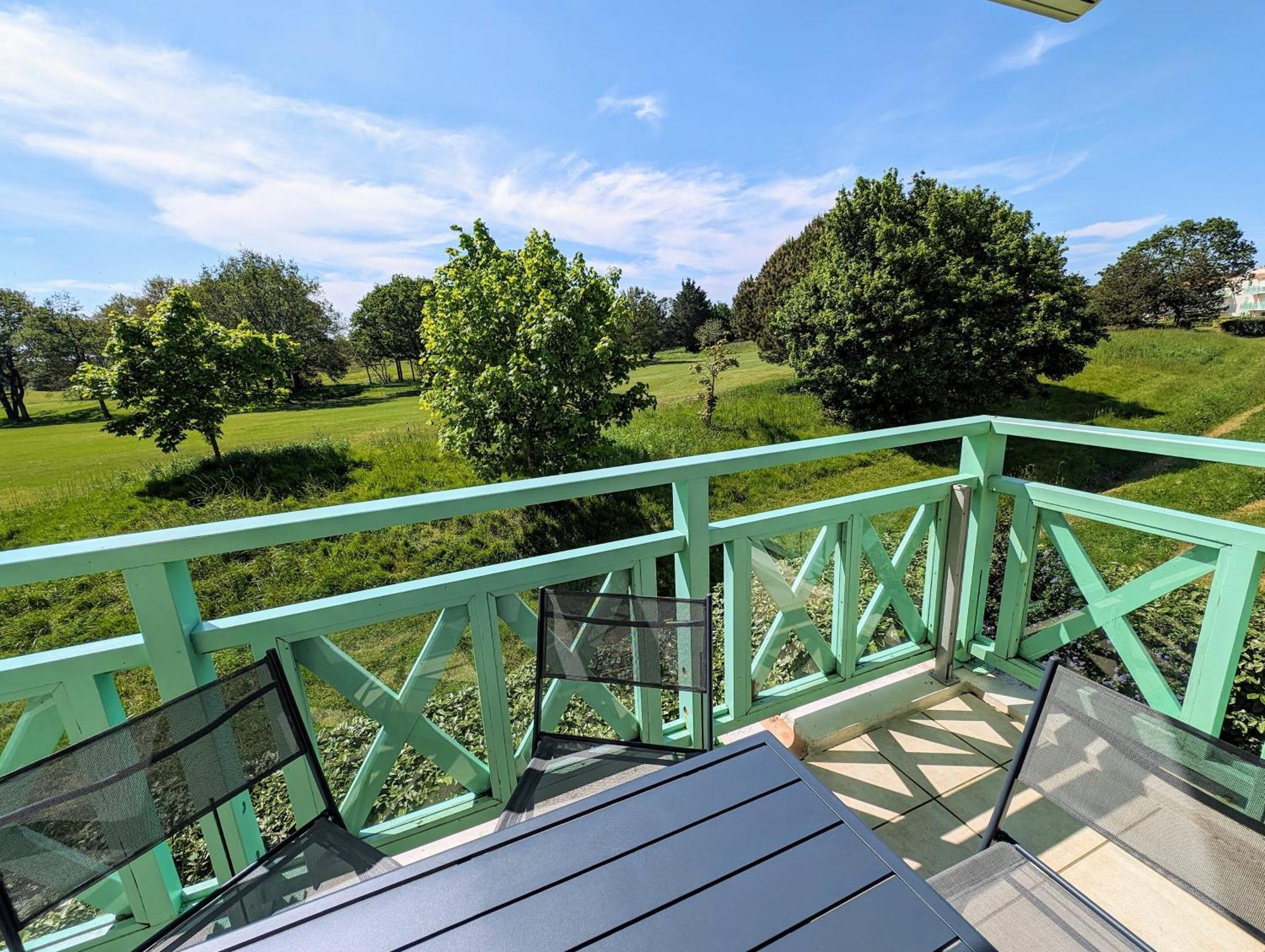 Appartement Avec Vue Sur Golf ปอร์นิก ภายนอก รูปภาพ